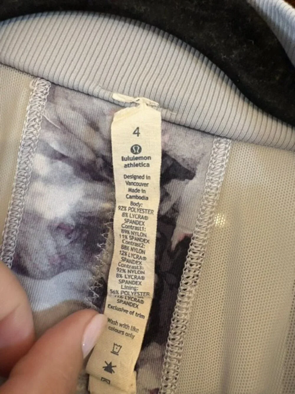 Lululemon If You're Lucky Jacket in Floral Patternm Size 4